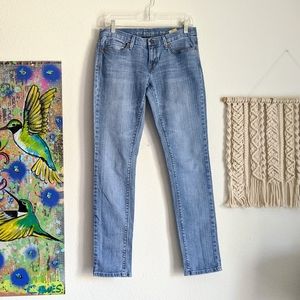 Levi's Medium Wash 421 Skinny Jeans Cotton Women's Size 7/28